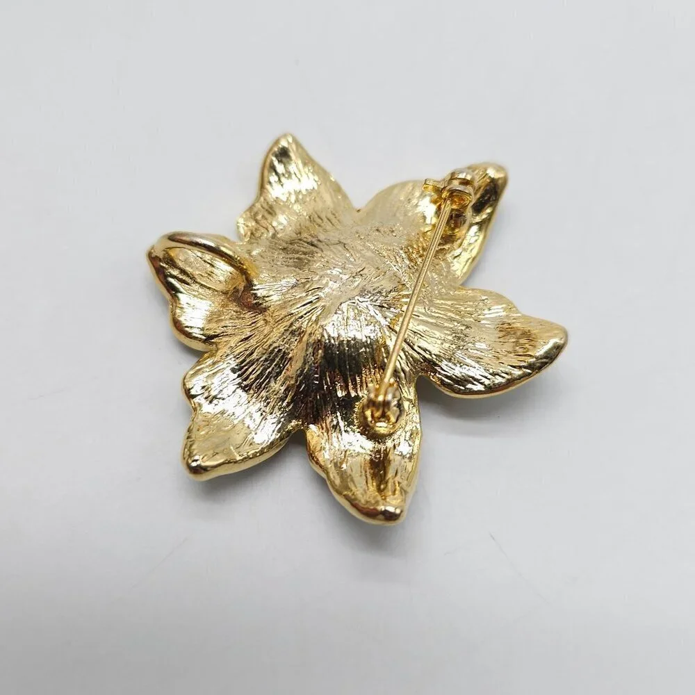 Blue Flower Brooch Gold Tone Elegant Marble Cream Enamel Rhinestone Center
